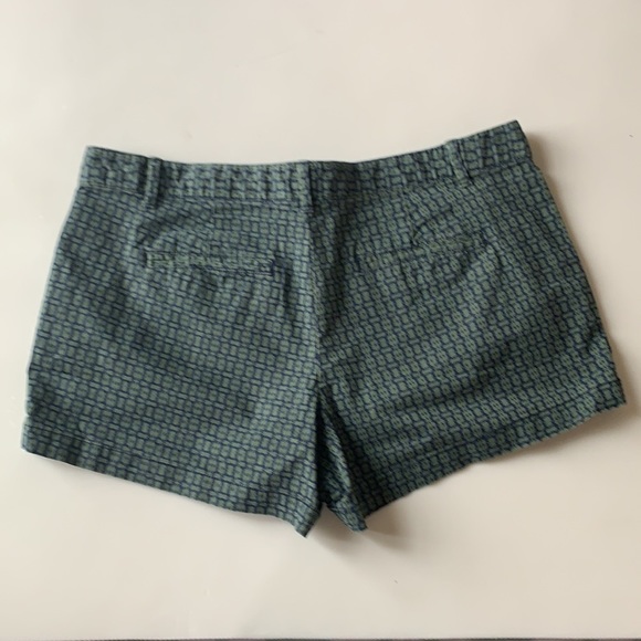 GAP Olive Patterned Summer Shorts - Picture 3 of 5